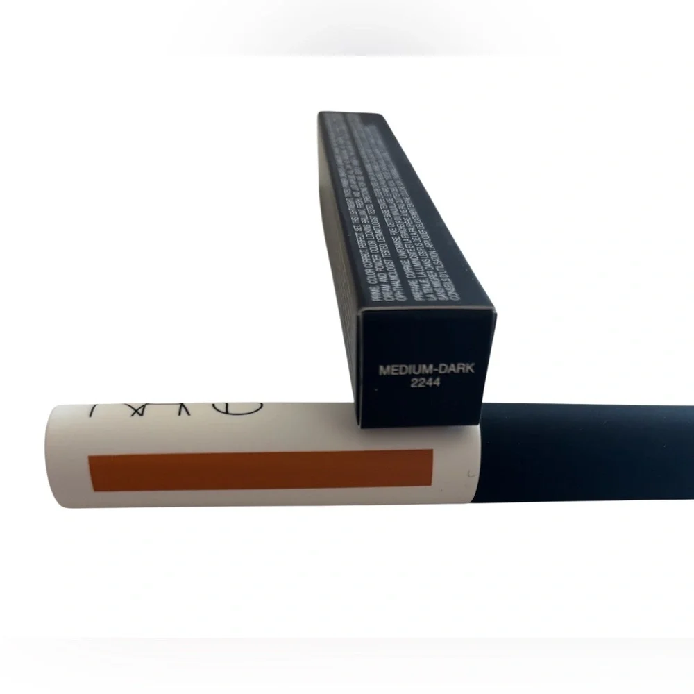 NARS Tinted Smudge Proof Eyeshadow Base-Medium Dark